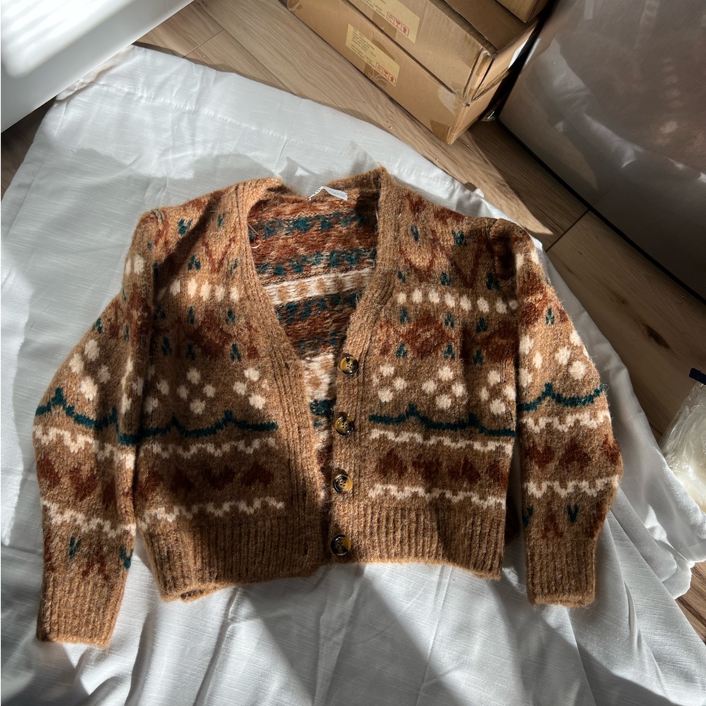 ZARA button up printed knit cardigan. Worn once.